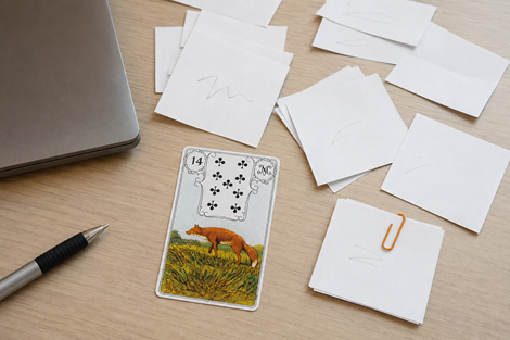 Der Fuchs als Lenormand-Tageskarte neben verschiedenen Aufgaben und einer klaren Priorität